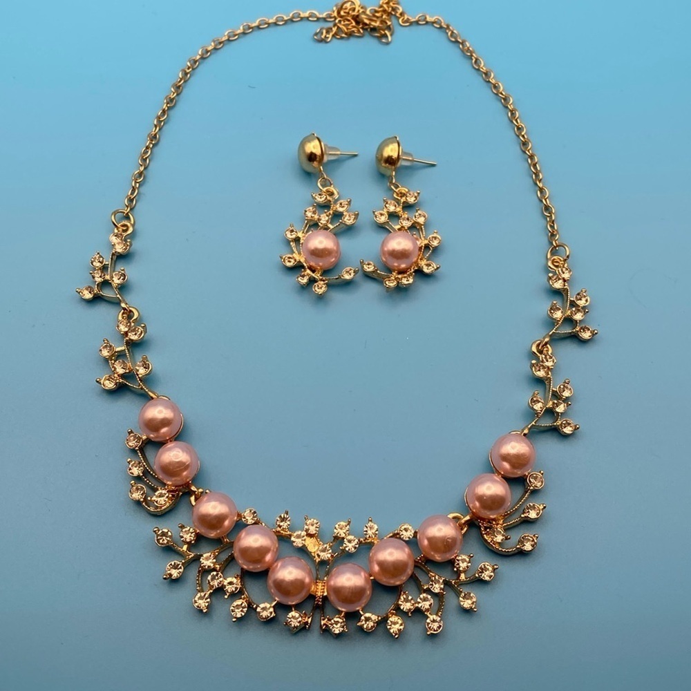 Natural Freshwater Pearl Necklace and Earrings Set